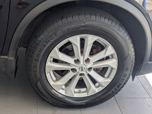 Used 2014 Nissan Rogue SV w/ SV Premium Package image 18