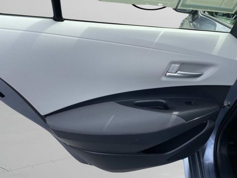 Used 2021 Toyota Corolla LE FWD image 12