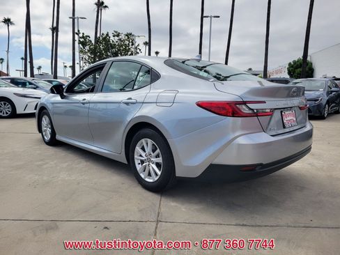 Used 2025 Toyota Camry LE FWD image 6