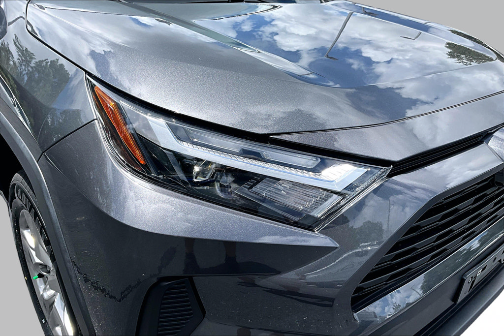 Used 2024 Toyota RAV4 XLE FWD image 30