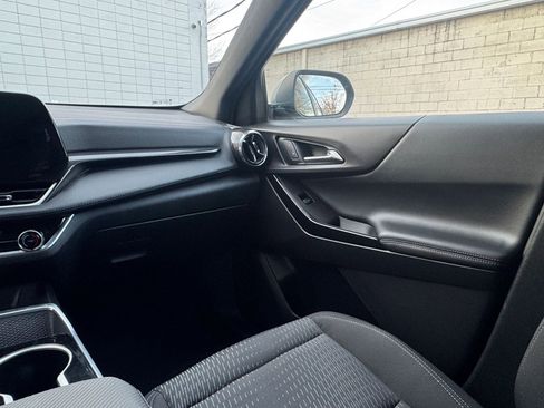 Used 2025 Chevrolet Equinox LT image 34