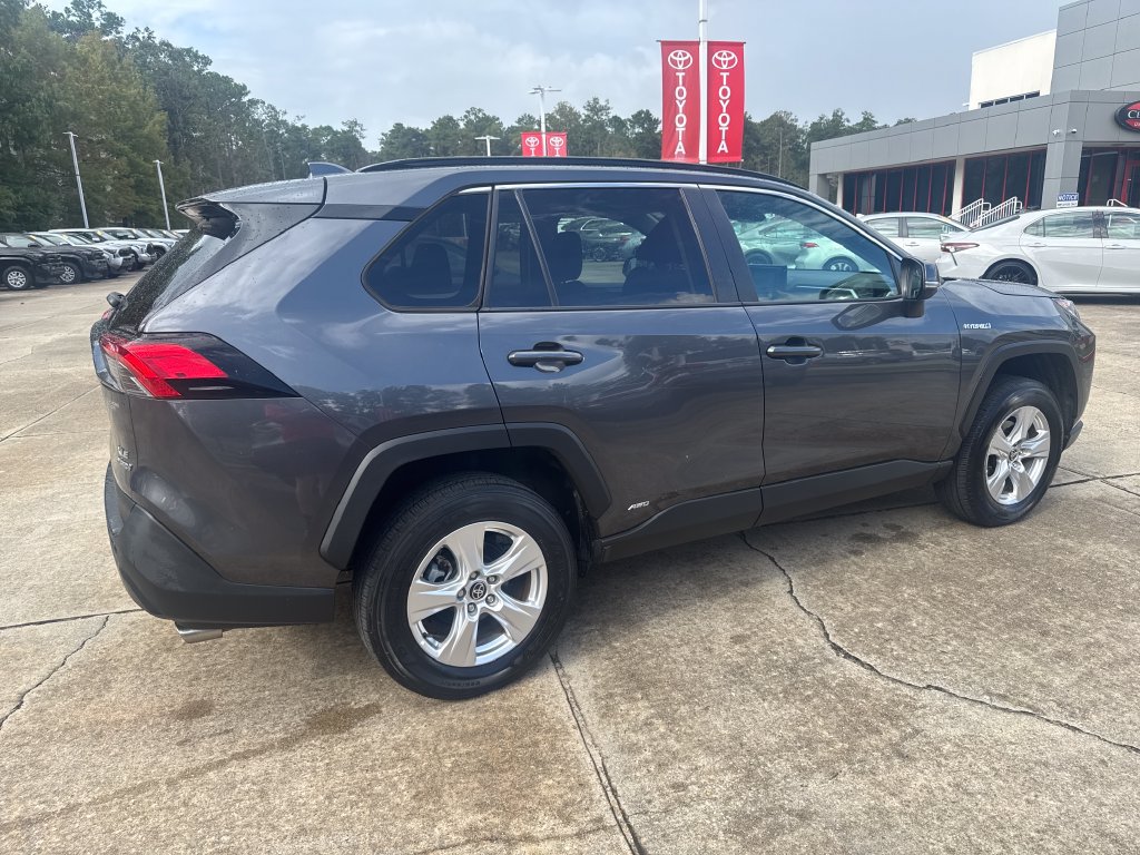 Used 2021 Toyota RAV4 XLE w/ Convenience Package AWD/4WD image 7
