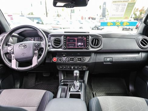 Used 2020 Toyota Tacoma TRD Sport w/ Technology Package AWD/4WD image 2