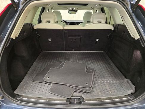 Used 2021 Volvo XC60 T5 Momentum AWD/4WD image 28