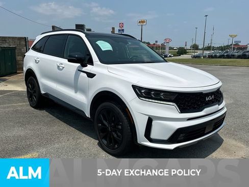 Used 2023 Kia Sorento SX AWD/4WD image 3
