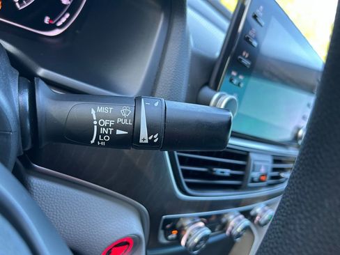 Used 2019 Honda Accord EX image 20