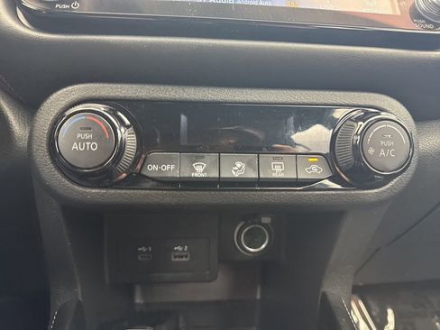 Used 2024 Nissan Kicks SR image 19