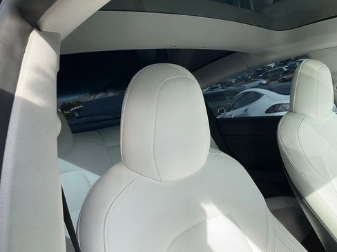 Used 2021 Tesla Model 3 Standard Range Plus image 63