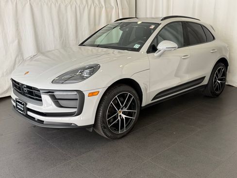 Certified 2026 Porsche Macan AWD/4WD image 1