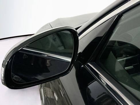 Used 2025 Genesis G70 2.5T image 16