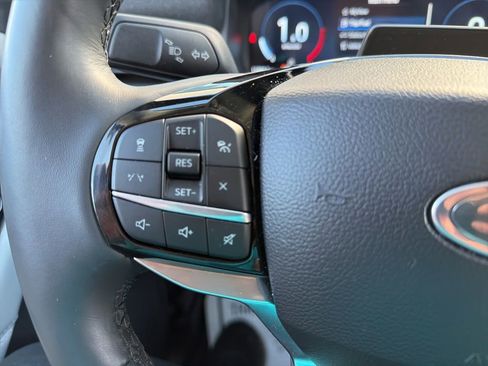 Used 2025 Ford Explorer Platinum w/ Ultimate Package image 35