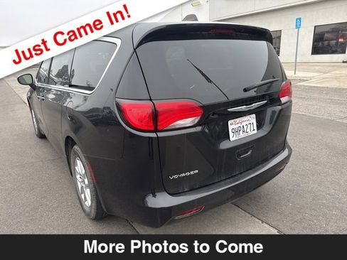 Certified 2023 Chrysler Voyager LX image 3