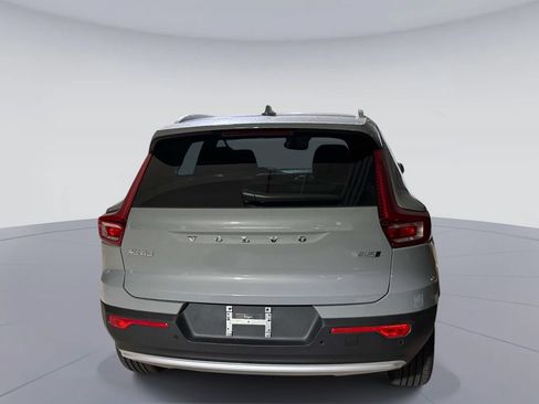 Used 2025 Volvo XC40 B5 Core w/ Protection Package Premier AWD/4WD image 3