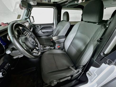 Used 2021 Jeep Wrangler Sport image 13