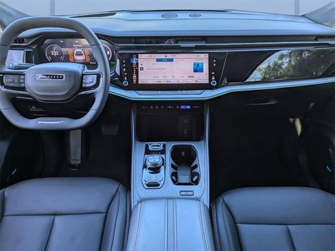 Used 2025 Jeep Wagoneer S Launch Edition image 16