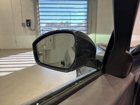 Used 2024 Land Rover Range Rover Velar Dynamic SE image 10