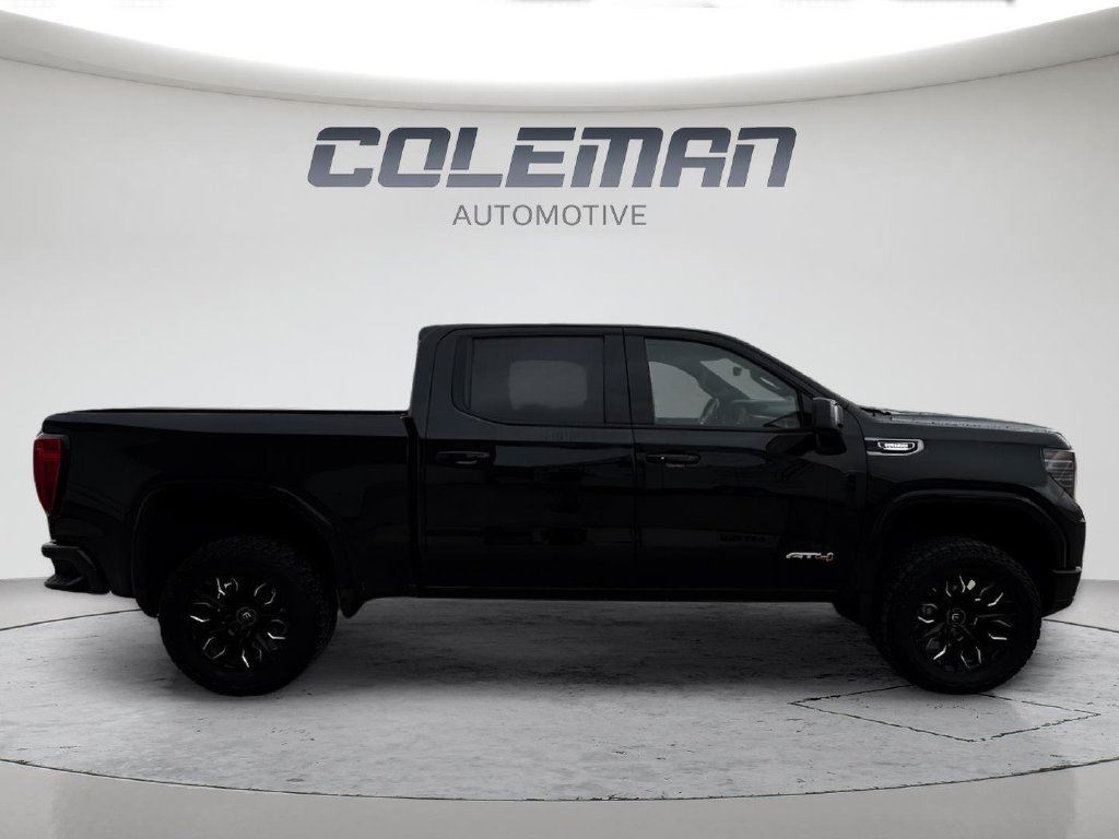Used 2025 GMC Sierra 1500 AT4 w/ Technology Package AWD/4WD image 4