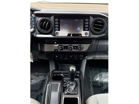 Used 2022 Toyota Tacoma SR RWD image 16
