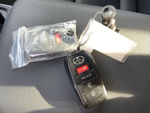 Used 2025 Toyota Camry SE image 43