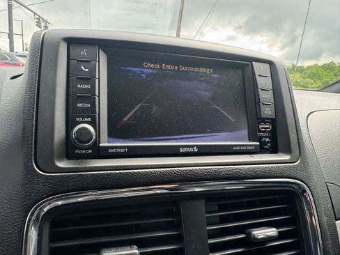 Used 2018 Dodge Grand Caravan GT FWD image 18
