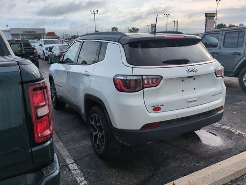 Used 2025 Jeep Compass Limited AWD/4WD image 8