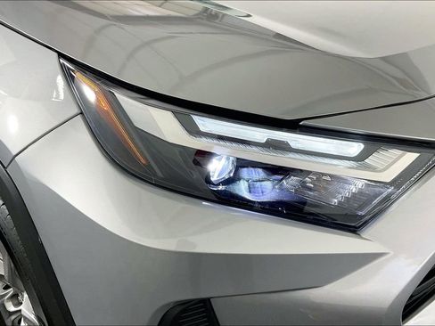 Used 2024 Toyota RAV4 XLE image 39