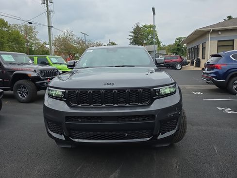 New 2025 Jeep Grand Cherokee L Altitude image 18