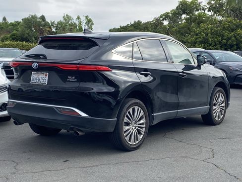 Used 2021 Toyota Venza XLE w/ Softex Package image 3