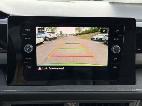 New 2026 Volkswagen Taos SE FWD image 27