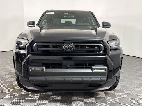 Used 2025 Toyota 4Runner SR5 AWD/4WD image 4