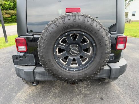 Used 2014 Jeep Wrangler Unlimited Sport w/ Quick Order Package 24S AWD/4WD image 13