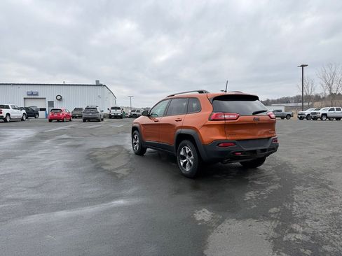 Used 2016 Jeep Cherokee Trailhawk w/ Leather Interior Group image 5