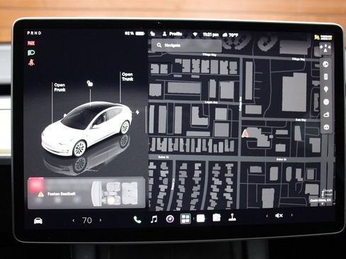Used 2023 Tesla Model 3 Standard Range RWD image 31