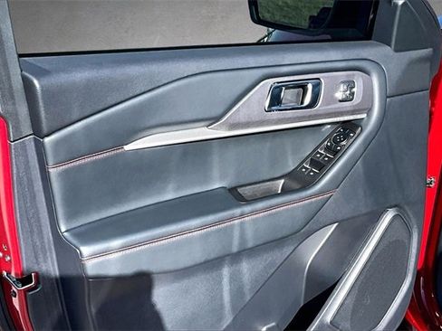 Certified 2025 Ford Explorer ST-Line w/ Premium Package image 17