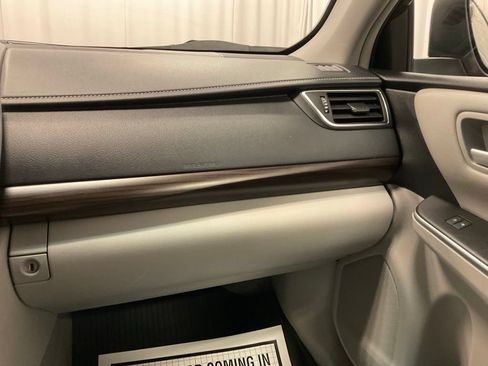 Used 2016 Toyota Camry LE FWD image 30
