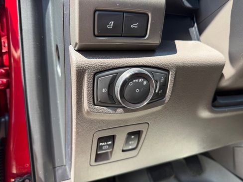 Used 2018 Ford Expedition XLT w/ Equipment Group 202A RWD image 21