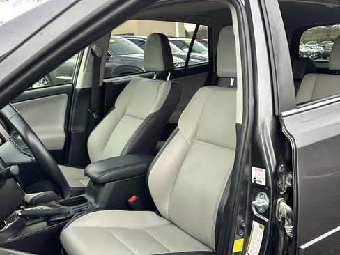Used 2018 Toyota RAV4 Limited image 10