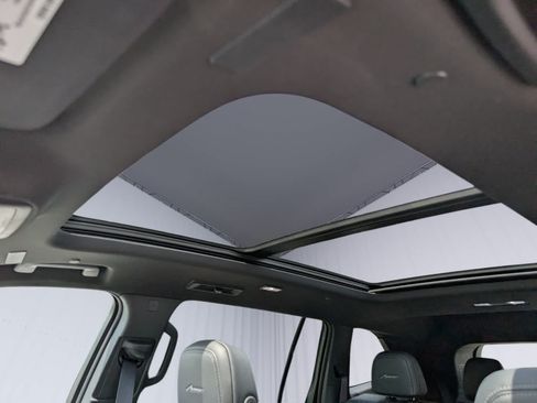 Certified 2025 Buick Enclave Avenir w/ Super Cruise Package FWD image 10