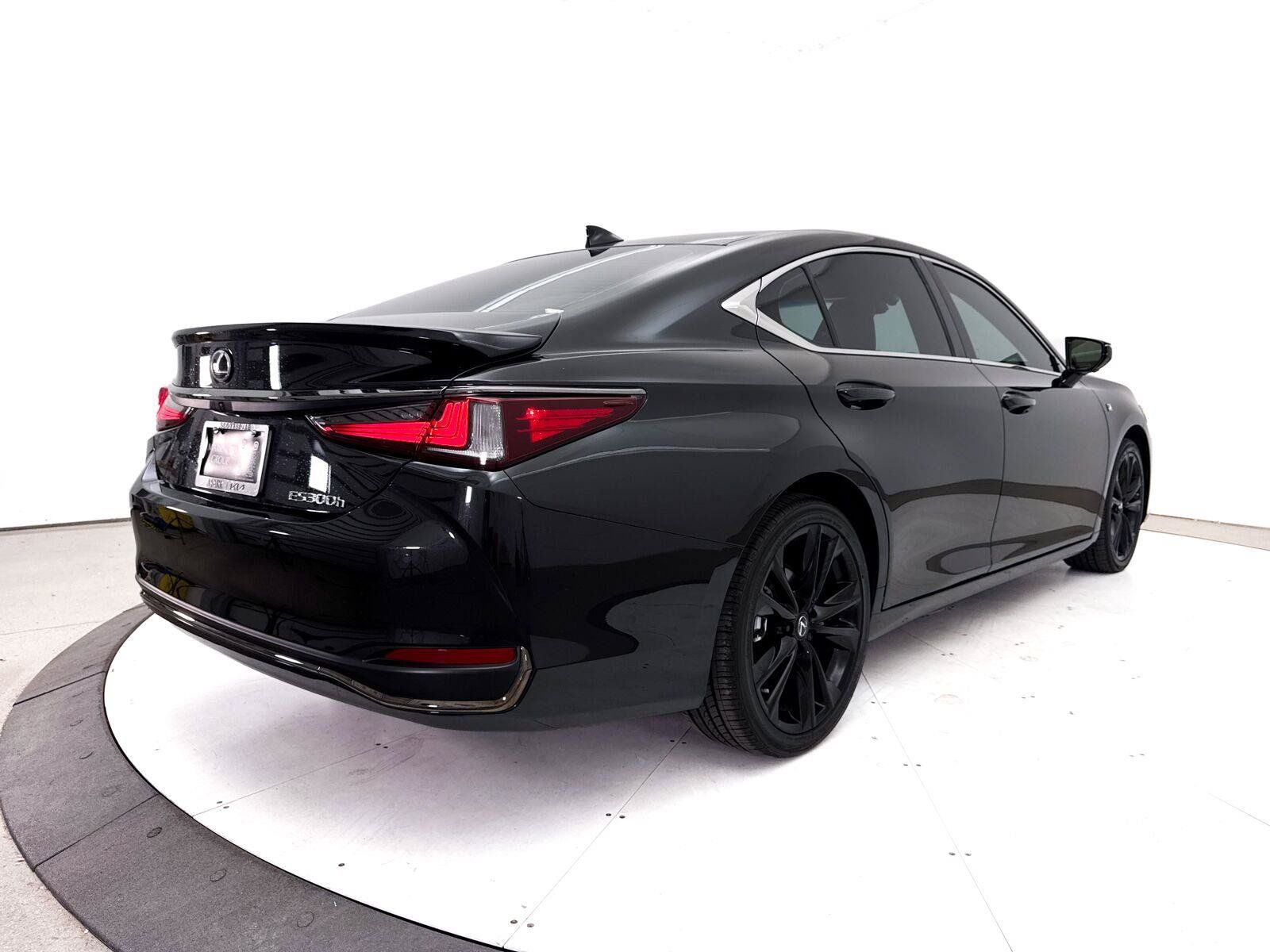 Used 2024 Lexus ES 300h F Sport w/ Accessory Package (Z1) FWD image 18