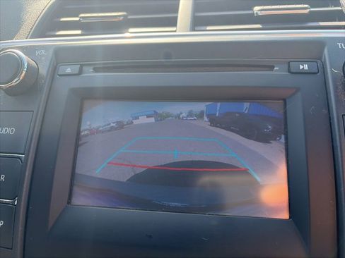 Used 2016 Toyota Camry LE FWD image 31