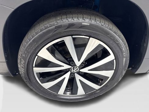 Used 2022 Volkswagen Taos SE w/ Panoramic Sunroof Package AWD/4WD image 87