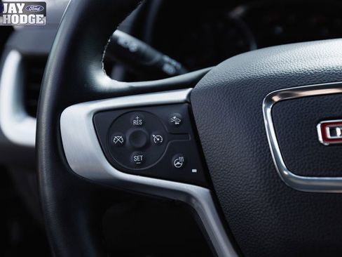 Used 2024 GMC Terrain SLT image 33