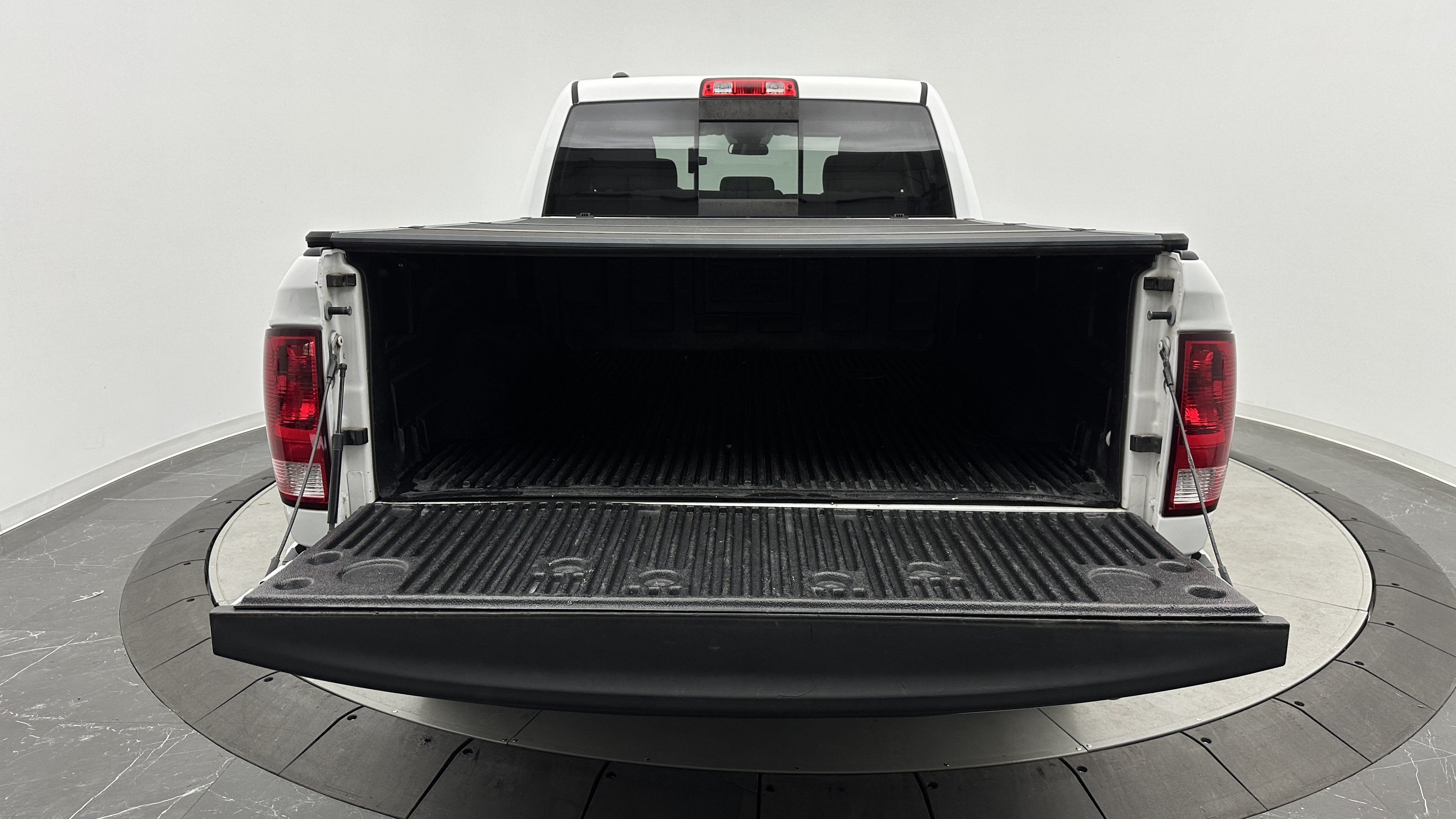 Used 2020 RAM 1500 Classic SLT RWD image 26