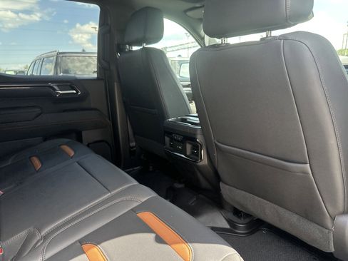 Used 2024 GMC Sierra 1500 AT4 w/ Technology Package image 30