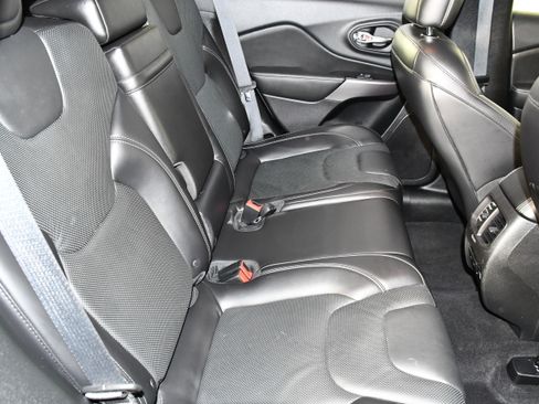 Used 2019 Jeep Cherokee Limited image 46