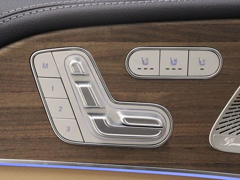 New 2026 Mercedes-Benz GLS 450 4MATIC image 17