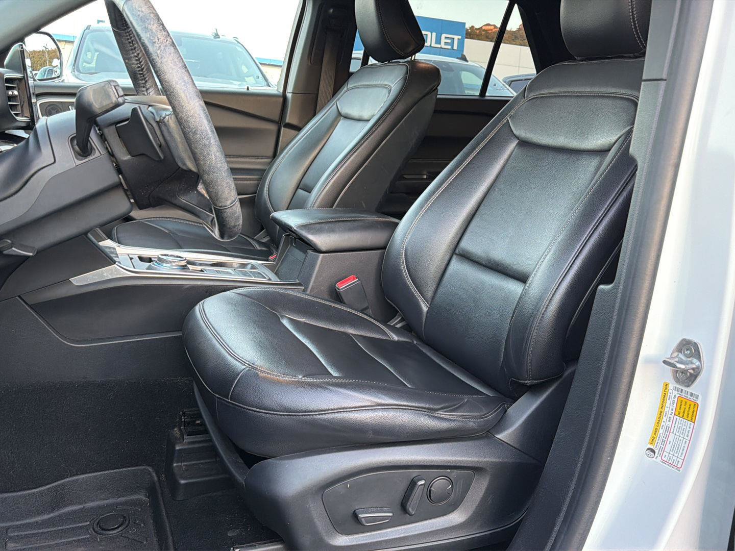 Used 2020 Ford Explorer XLT w/ Equipment Group 202A RWD image 9