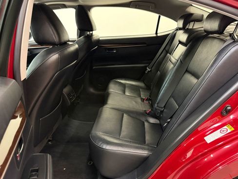 Used 2014 Lexus ES 350 w/ Luxury Package FWD image 18