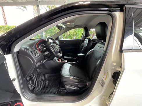 Used 2019 Jeep Compass Trailhawk AWD/4WD image 6