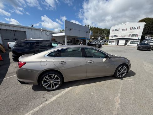 Used 2025 Chevrolet Malibu LT FWD image 6